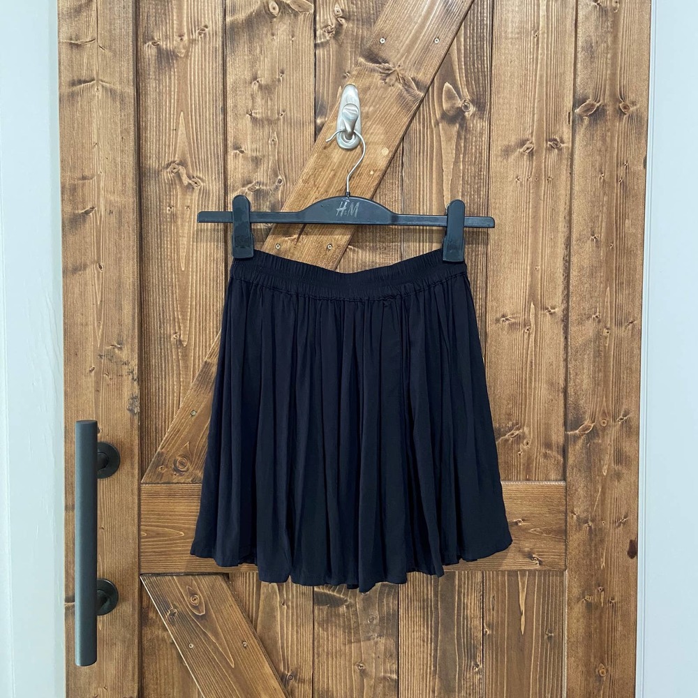 Aeropostale Black Pleated Skater Skirt Size Small